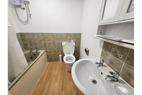 Studio to rent, 2 The Esplanade, Burnham on Sea, TA8