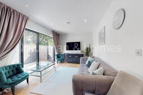 2 bedroom flat for sale, Woodstock Road, NW11