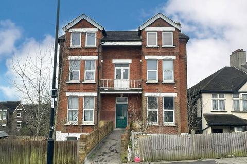 Flat 3, 1 Canham Road, London, SE25 6RZ