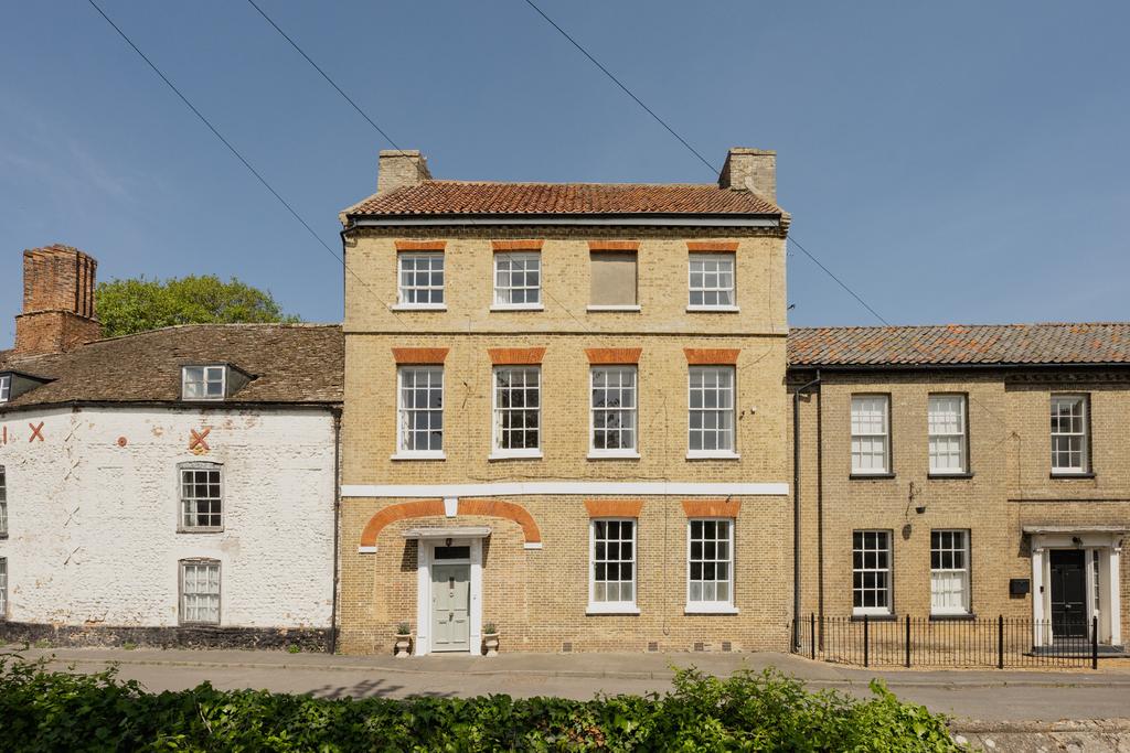 283241 - All Saints House, High Street, Stoke F...