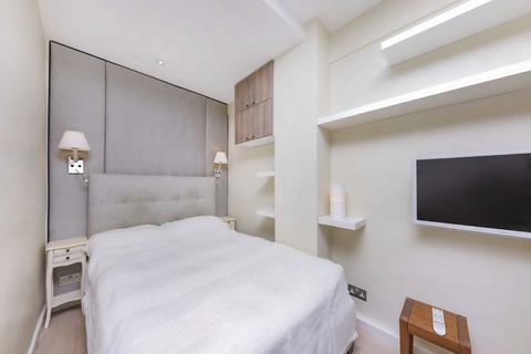 Studio to rent, Palace Gardens Terrace, London W8