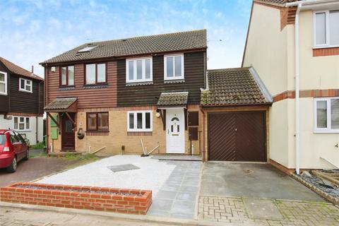 2 bedroom semi-detached house for sale - Colfe Way, Sittingbourne, Kent