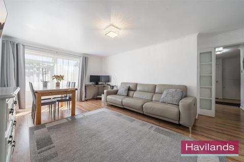 2 bedroom flat for sale, Adamsrill Close, Enfield