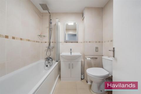 16 Adamsrill Close, Enfield, EN1 2BP