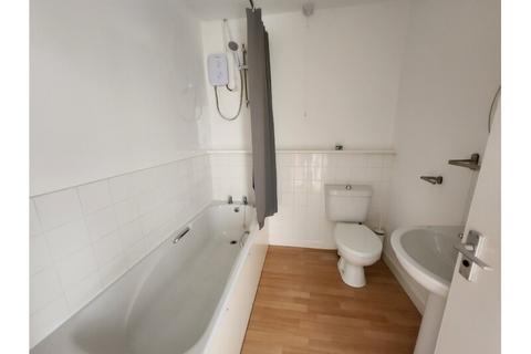 Studio to rent, 2 The Esplanade, Burnham on Sea, TA8