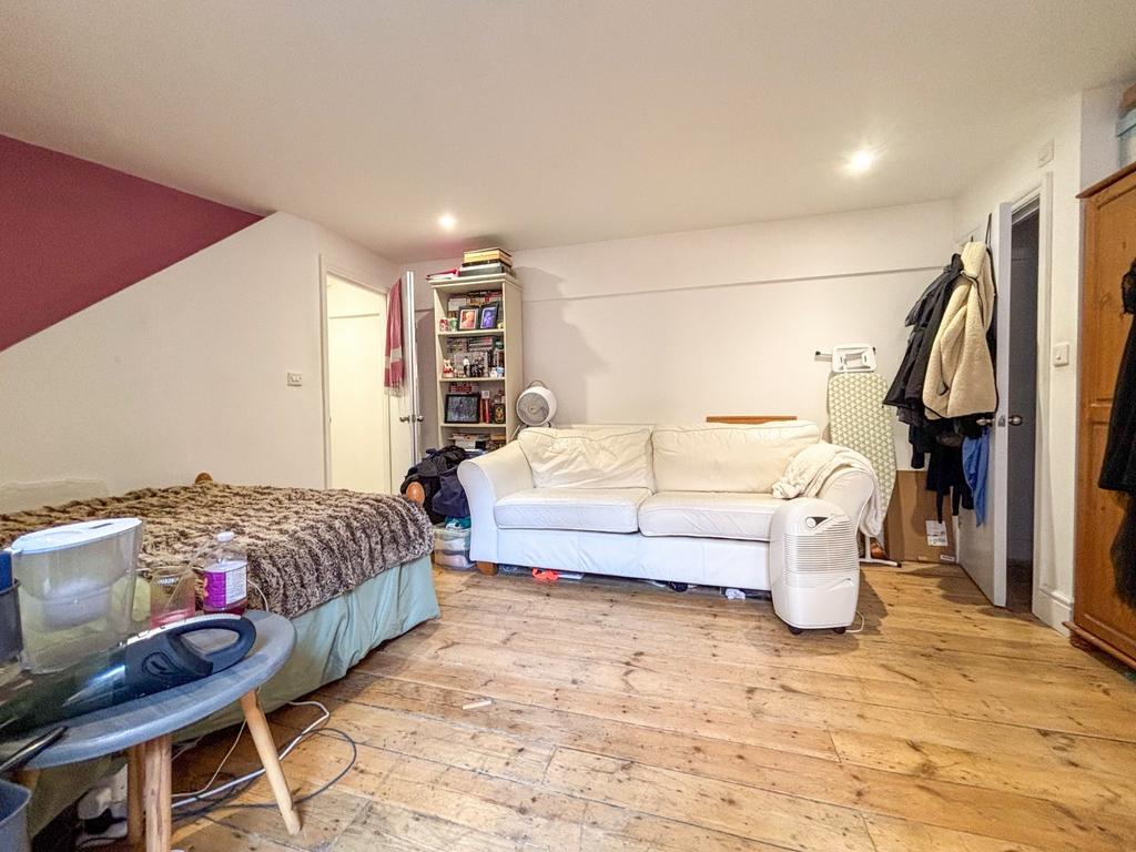 Lounge/Bedroom