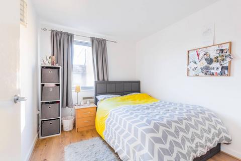 2 bedroom flat to rent, Deals Gateway, Deptford, London, SE13