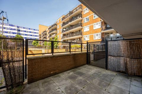 Lockwood Square, Bermondsey, London, SE16