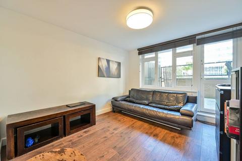 Lockwood Square, Bermondsey, London, SE16