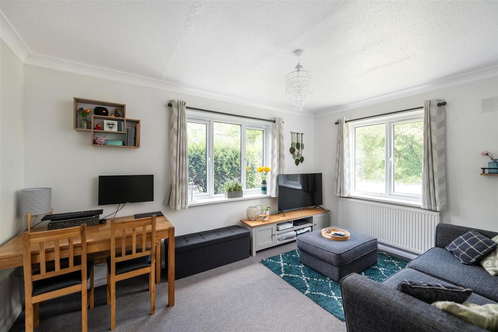 20 Willow Court internals5.jpg