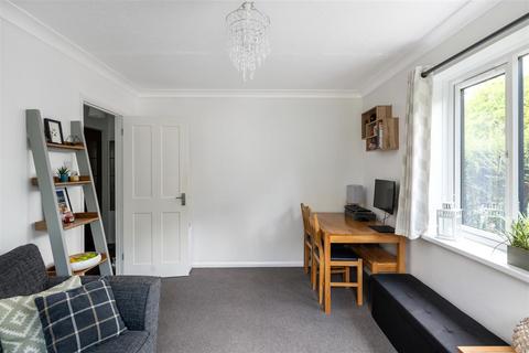 1 bedroom apartment for sale, Willow Court, Skipton Way, Horley