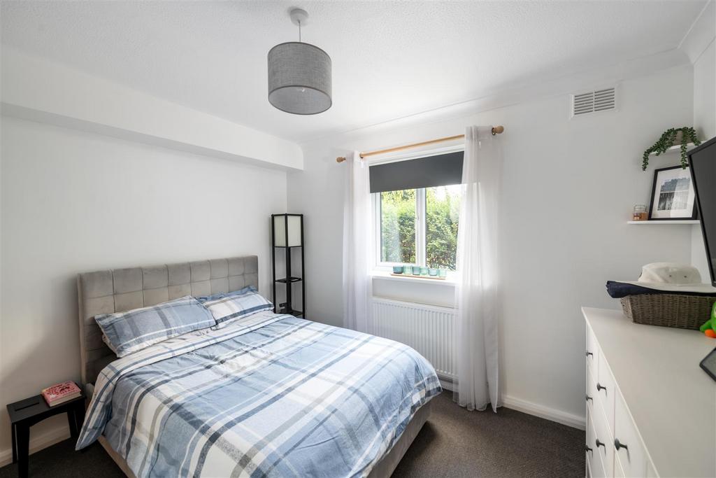 20 Willow Court internals1.jpg