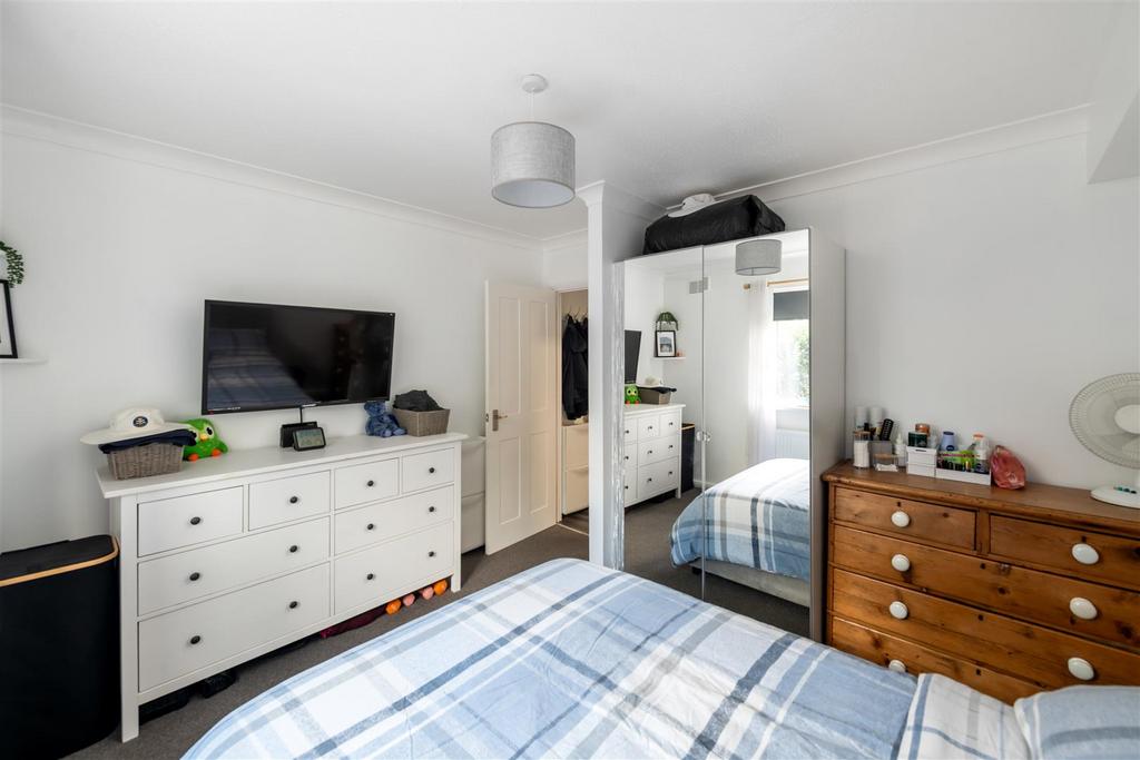20 Willow Court internals2.jpg