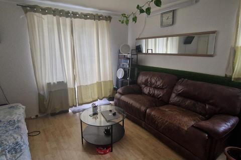 3 bedroom maisonette for sale, London