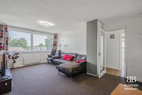 2 bedroom apartment for sale, Ashurst Drive, Ilford, IG6