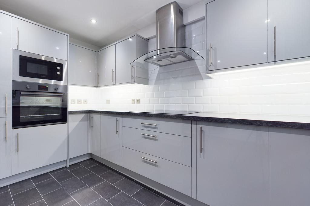 Cam00289 p1 pr0021 still08