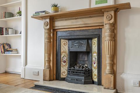 2 bedroom flat for sale, Highburgh Road, Glasgow G12