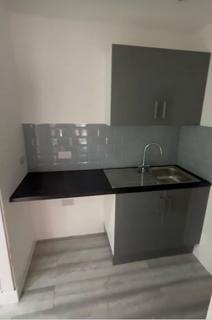 Shop to rent, High Road, Romford RM6