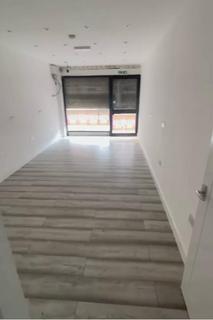 Shop to rent, High Road, Romford RM6