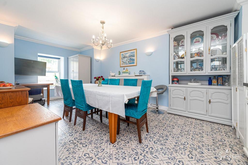 Breakfast Room