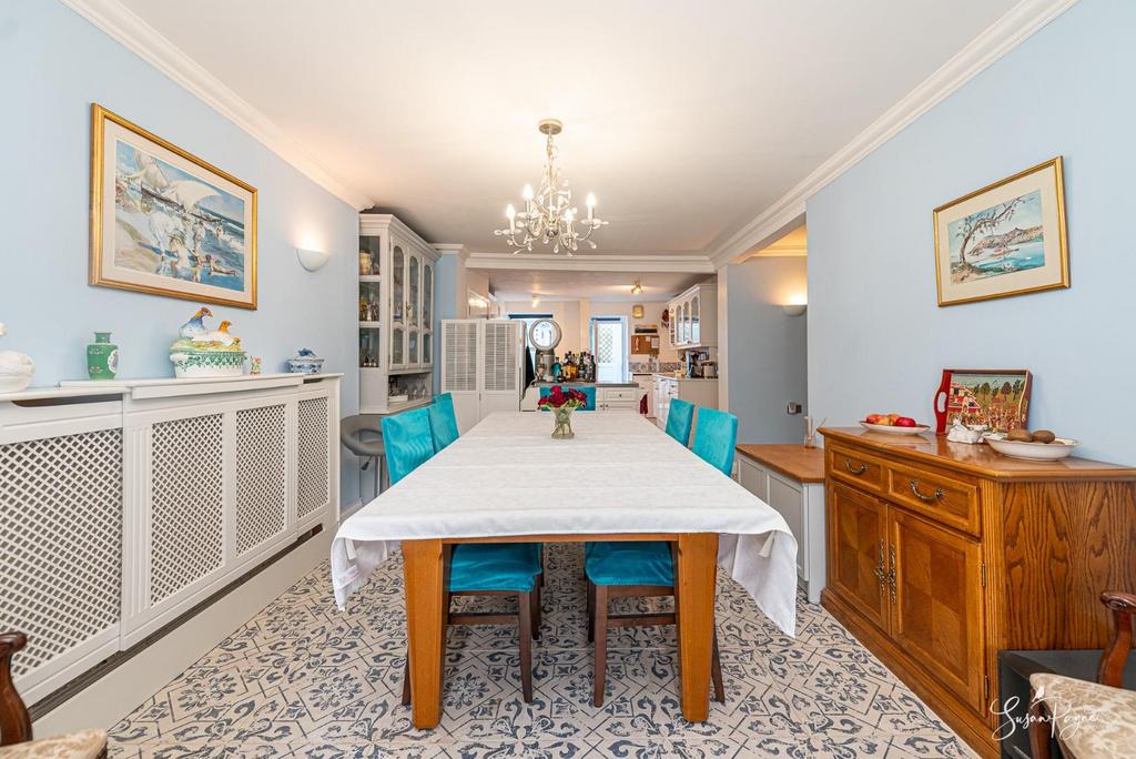 Breakfast Room