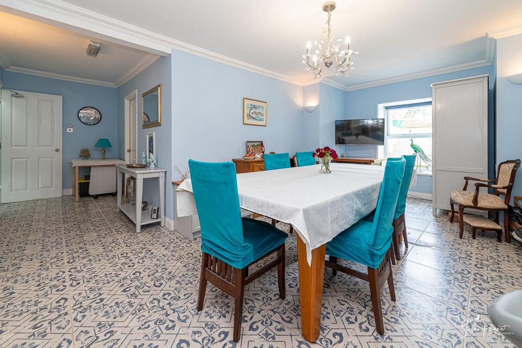 Breakfast Room