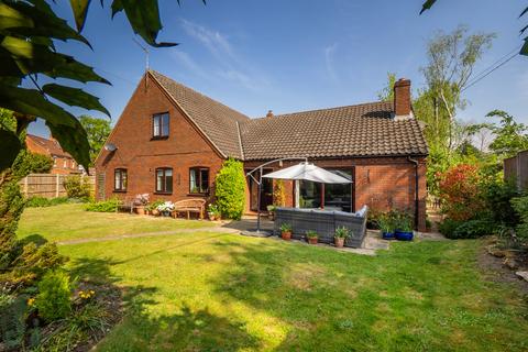 5 bedroom chalet for sale, Fakenham Road, Dereham NR20