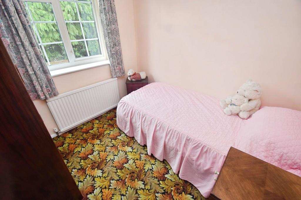 1cbac6ff-Bedroom 203