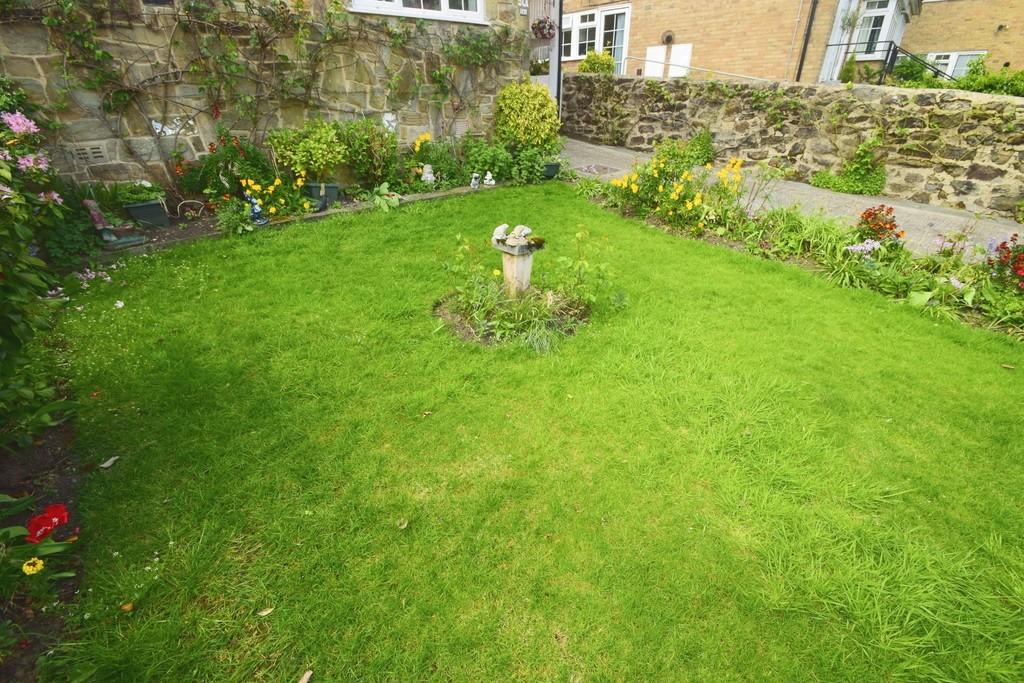 Ac19ca9b-Front 20 Garden