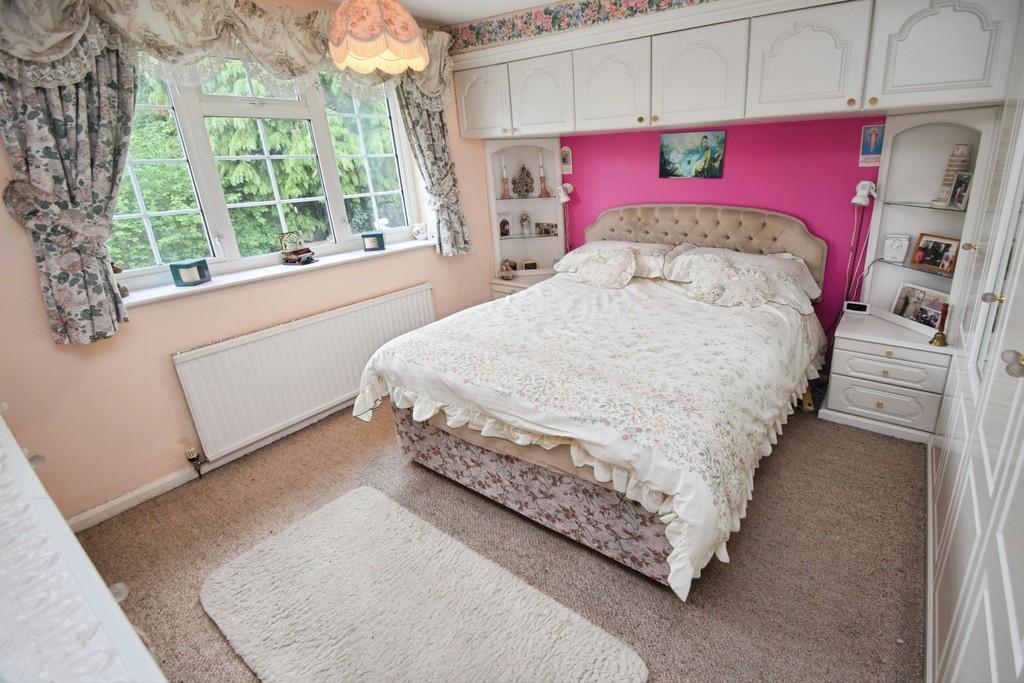 5acfdac3-Bedroom 204
