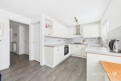 23 Clifton Way, Burton-on-trent, DE15 9DW