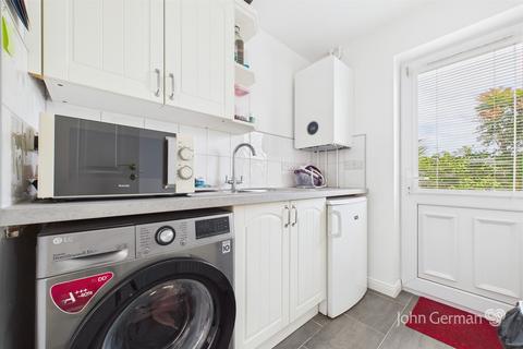 23 Clifton Way, Burton-on-trent, DE15 9DW