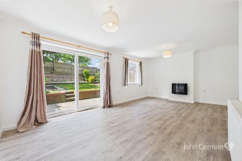 64 Leighton Road, Uttoxeter, ST14 8BL