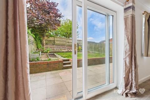 64 Leighton Road, Uttoxeter, ST14 8BL