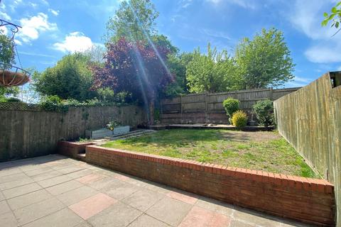 64 Leighton Road, Uttoxeter, ST14 8BL