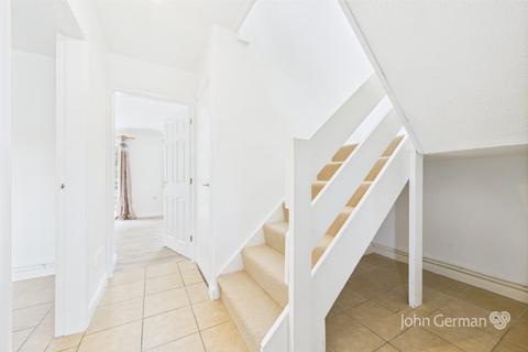 64 Leighton Road, Uttoxeter, ST14 8BL