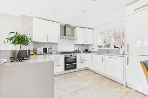 41 Sweeney Drive, Tatenhill, Burton-on-trent, DE13 9FP