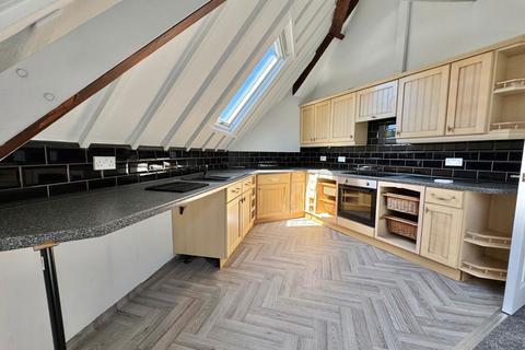 2 bedroom flat to rent, New Road, Brixham, TQ5 8NL