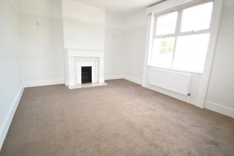 3 bedroom end of terrace house to rent, Sandy Hill Road, London