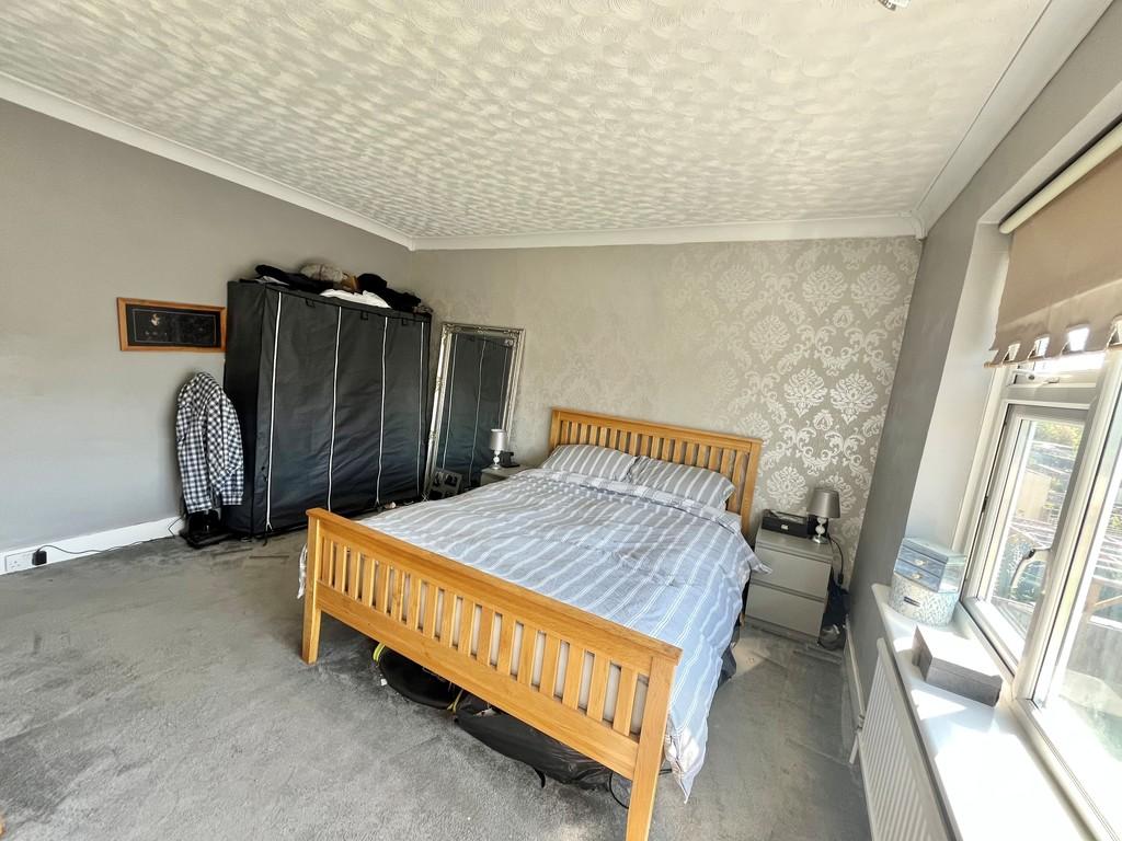 Bed 1.1