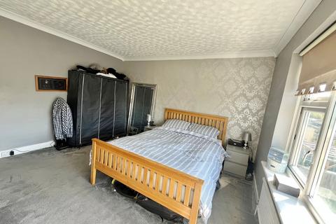 3 bedroom terraced house for sale, Grosvenor Road, Romford