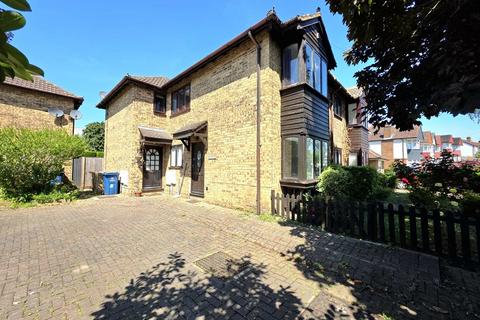 2 bedroom end of terrace house for sale, The Avenue, Harrow