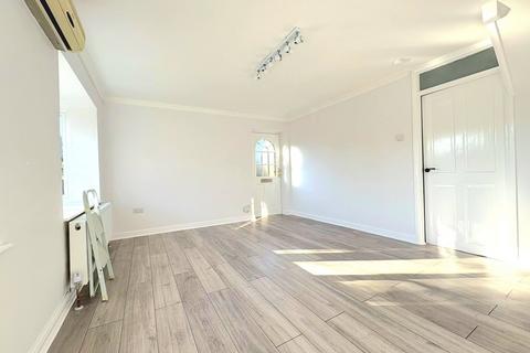 2 bedroom end of terrace house for sale, The Avenue, Harrow