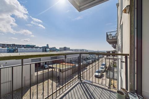 2 bedroom apartment to rent, Brittany Street, Millbay PL1