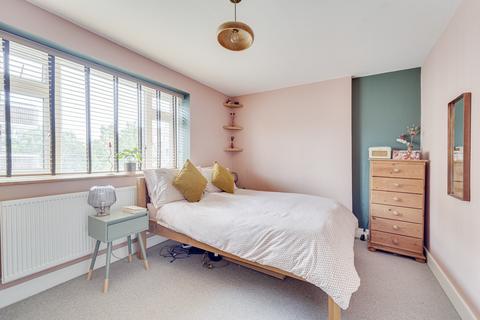 2 bedroom apartment for sale, Wall Court, Stroud Green Road N4