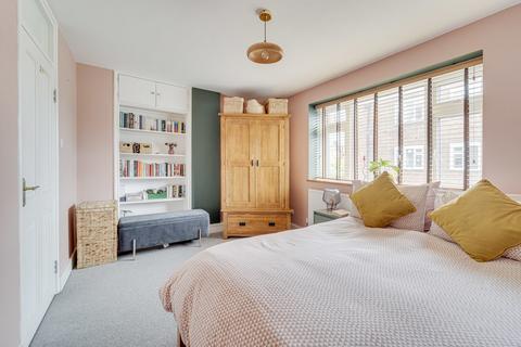 2 bedroom apartment for sale, Wall Court, Stroud Green Road N4