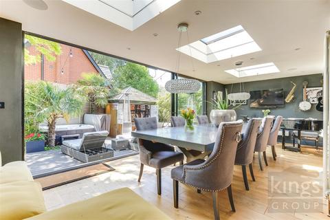 undefined, Slades Hill, Enfield