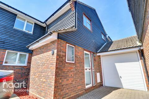 Cairns Avenue, Woodford Green
