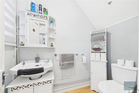 42 Pitman Avenue, Trowbridge, BA14 0BY