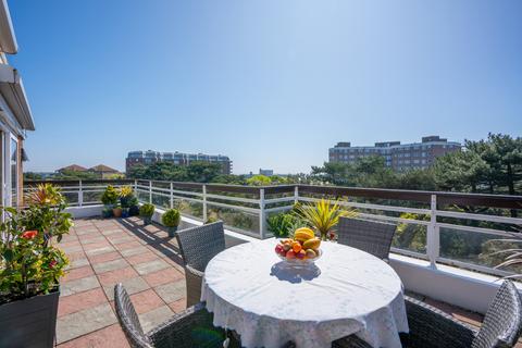 3 bedroom penthouse for sale, Manor Road, Eastcliff, Bournemouth, Dorset, BH1